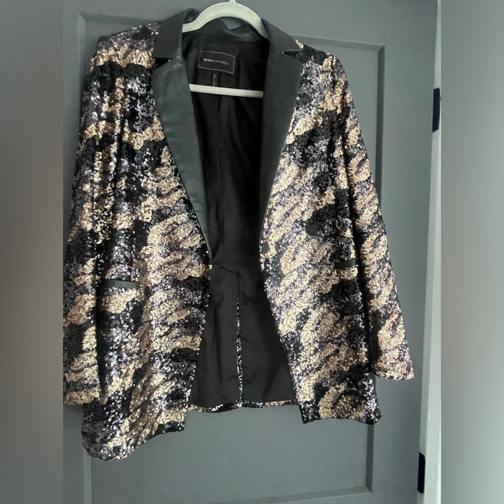 BCBG sequin animal print blazer. Size 6